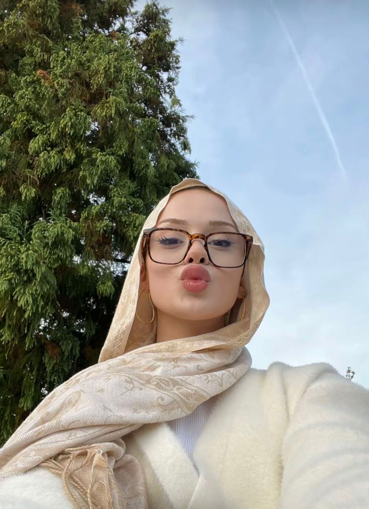Şemsitebrizi Yabancı Bayan Bayan Escort Alin